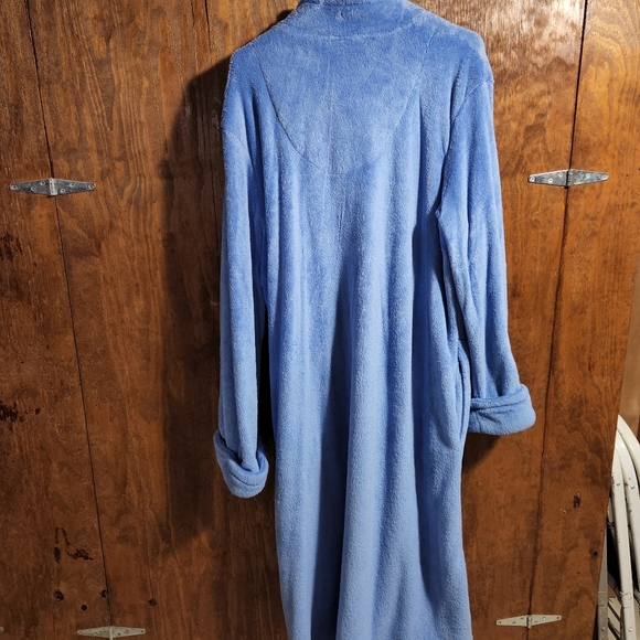Plush Robe - Picture 4 of 4